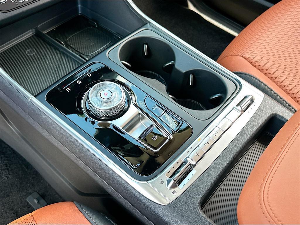 new 2026 Kia Carnival Hybrid car, priced at $53,126