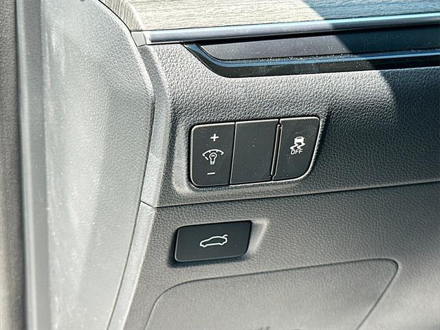 new 2025 Kia K5 car, priced at $33,571