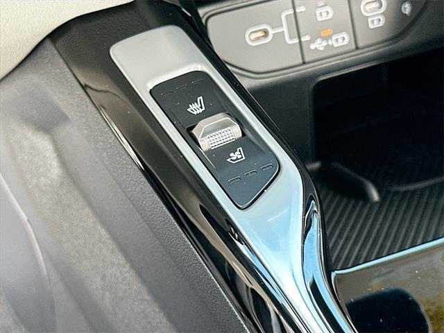 new 2025 Kia Sorento car, priced at $38,774