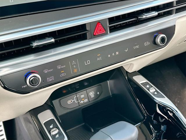 new 2025 Kia Sorento car, priced at $38,774