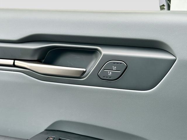 new 2026 Kia EV9 car, priced at $42,138