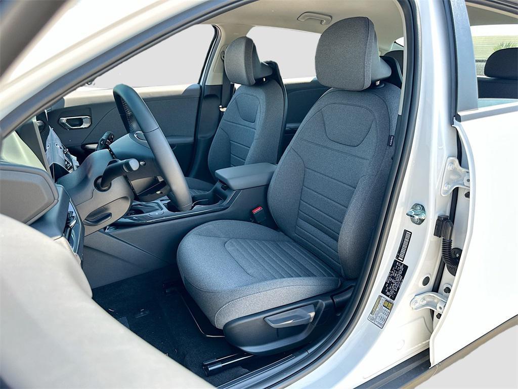 new 2025 Kia K4 car, priced at $22,559