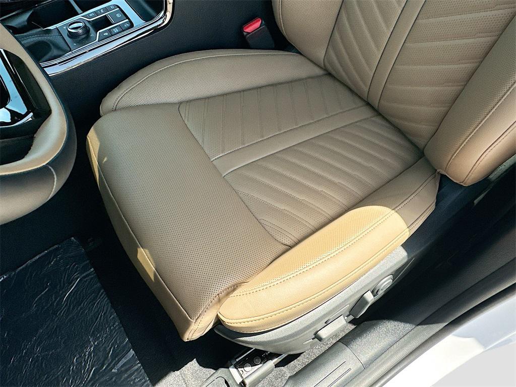 new 2025 Kia Sorento car, priced at $42,085