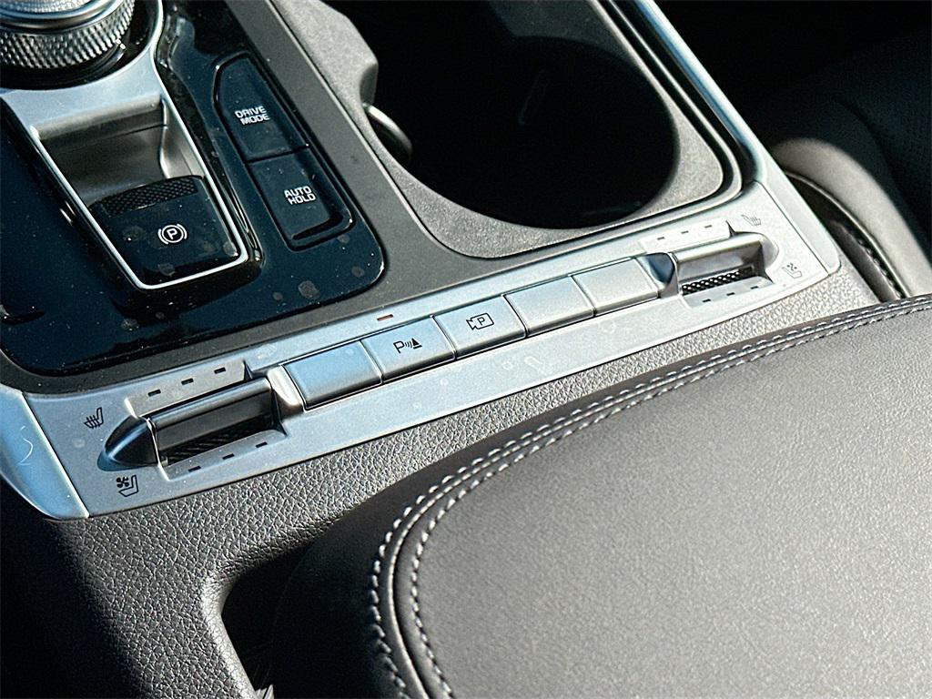 new 2026 Kia Carnival Hybrid car, priced at $48,936