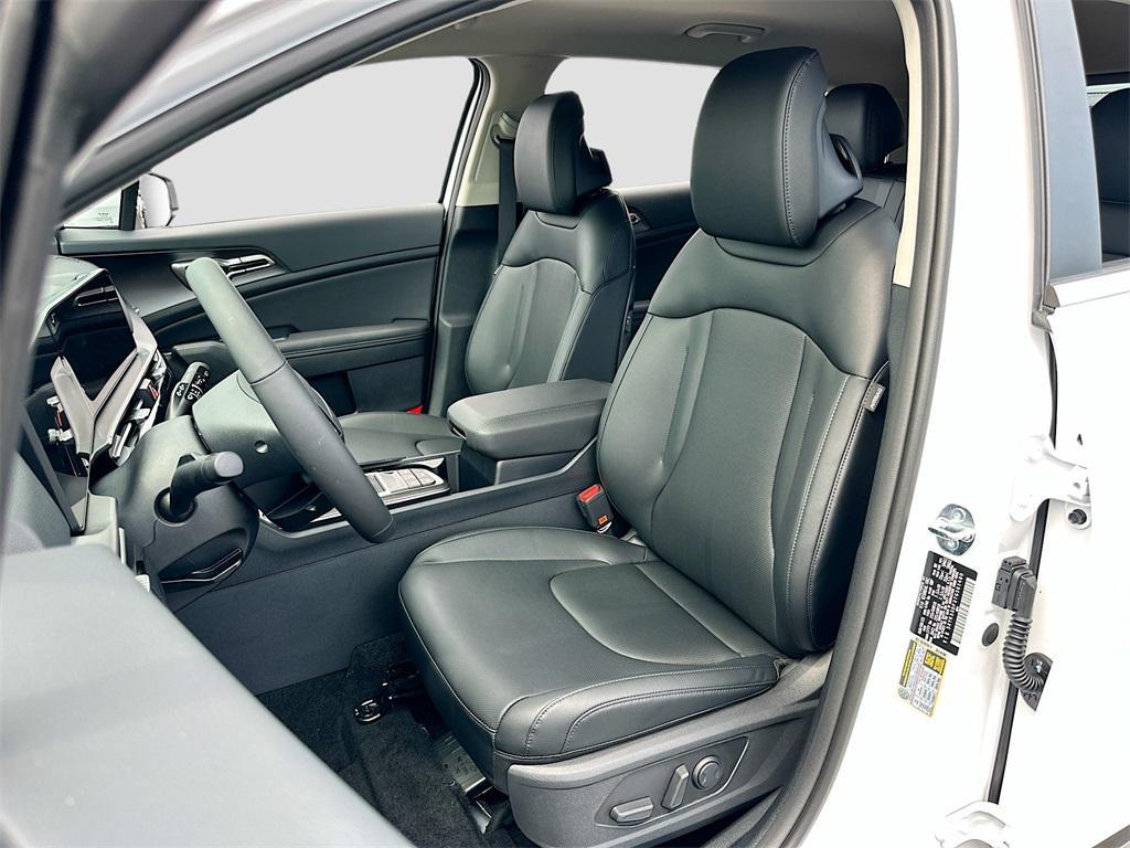 new 2026 Kia Sportage car, priced at $29,337