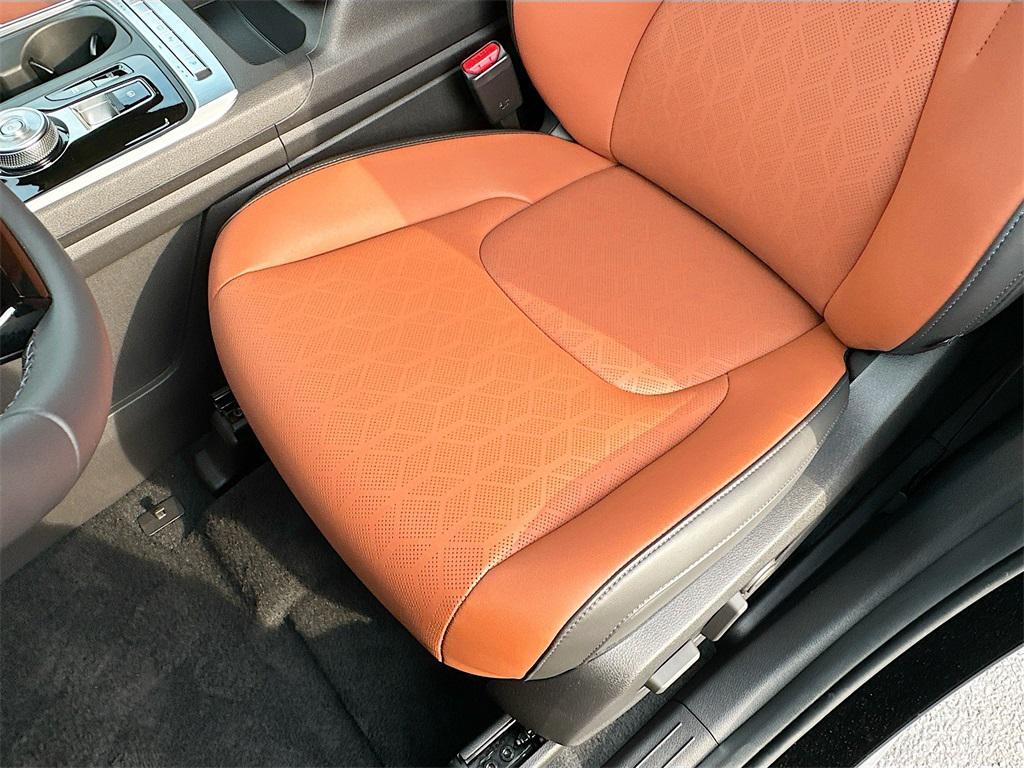 new 2025 Kia Carnival Hybrid car, priced at $42,053