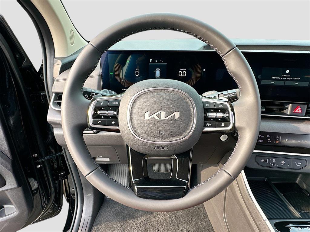 new 2025 Kia Carnival Hybrid car, priced at $42,053