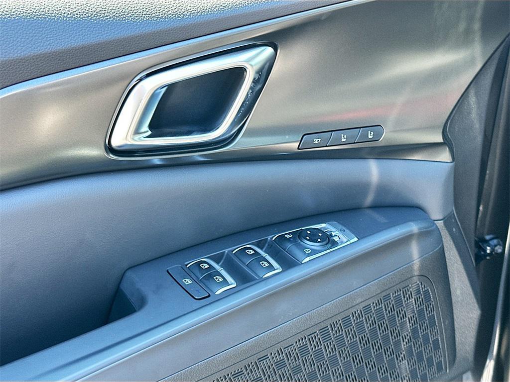 new 2026 Kia Carnival car, priced at $45,814