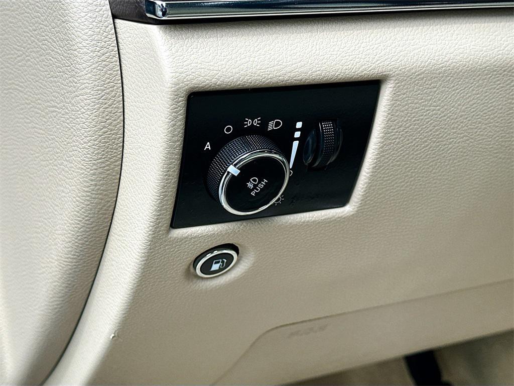 used 2021 Jeep Grand Cherokee car, priced at $26,991