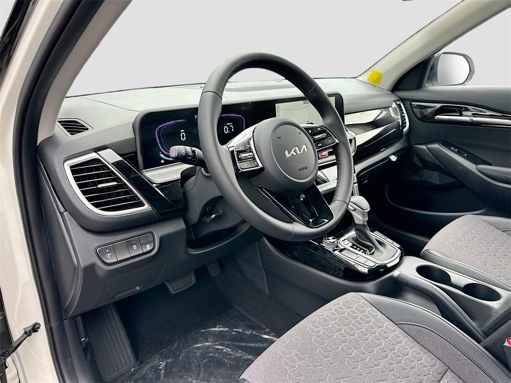 new 2025 Kia Seltos car, priced at $24,794