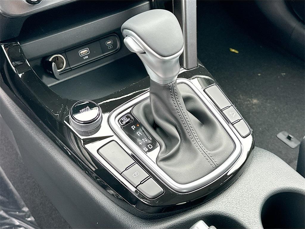 new 2025 Kia Seltos car, priced at $24,794