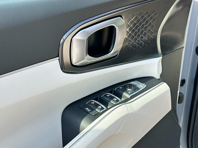 new 2025 Kia Sorento car, priced at $35,470