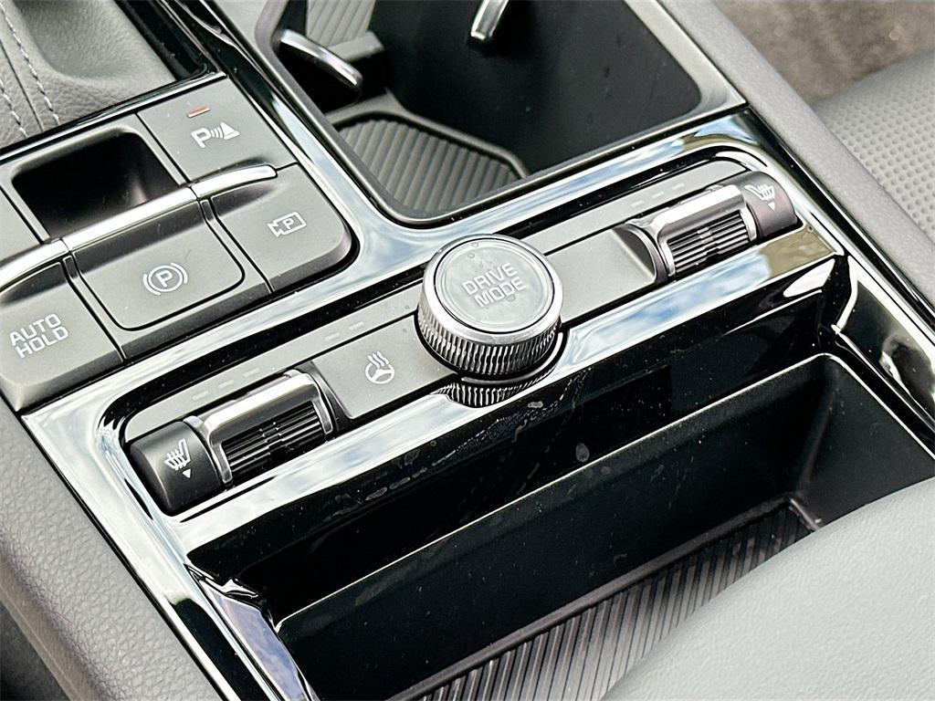 new 2025 Kia K5 car, priced at $30,333