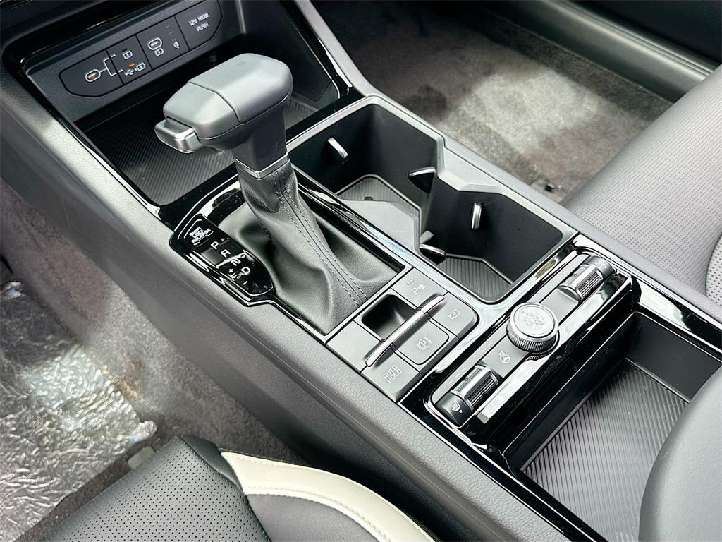 new 2025 Kia K5 car, priced at $30,333