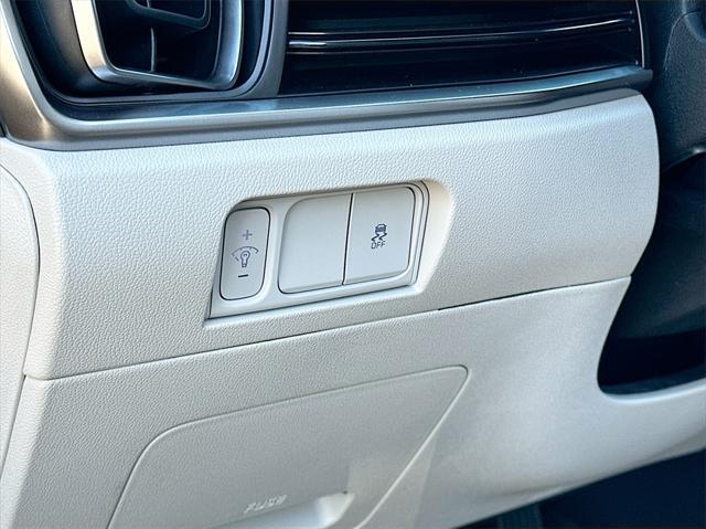 new 2025 Kia Sorento car, priced at $33,981