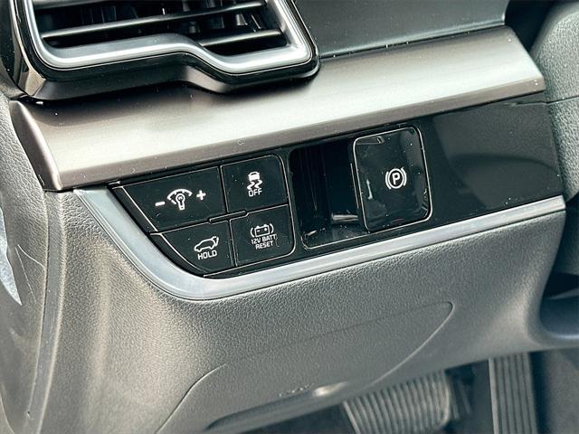 new 2025 Kia Sportage Hybrid car, priced at $33,951