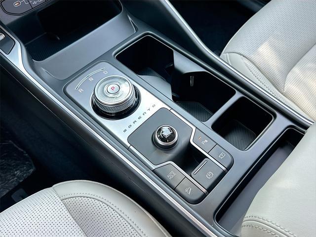 new 2025 Kia Sorento Hybrid car, priced at $36,741