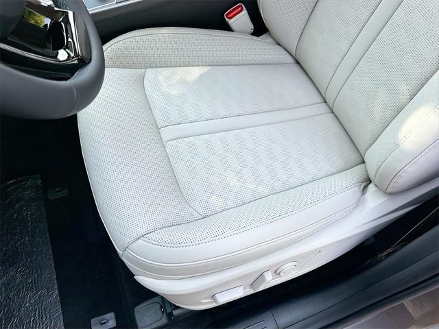 new 2025 Kia Sorento Hybrid car, priced at $36,741