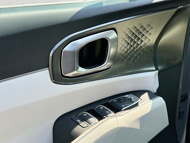 new 2025 Kia Sorento Hybrid car, priced at $36,741