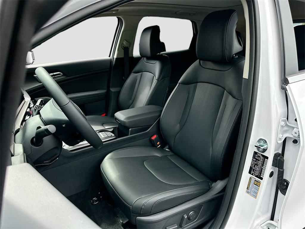 new 2026 Kia Sportage car, priced at $30,546
