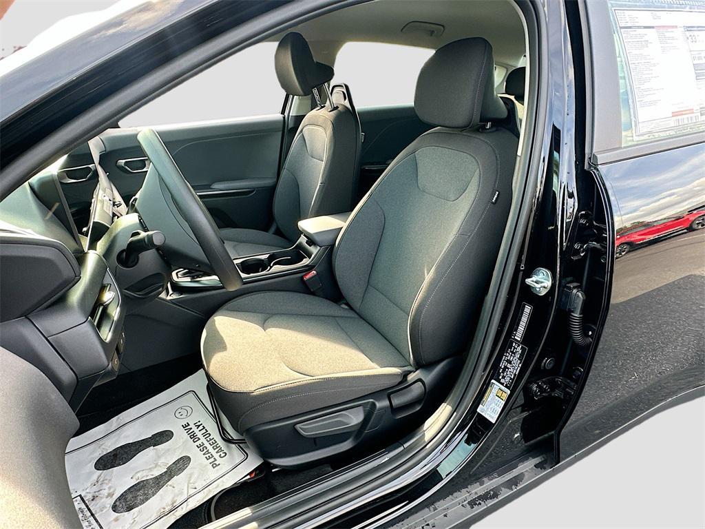 new 2025 Kia K4 car, priced at $22,375