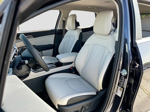 new 2026 Kia Sportage car, priced at $29,928