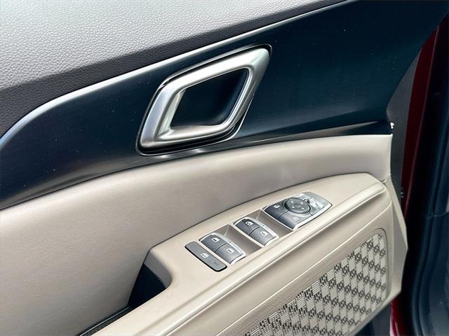 new 2025 Kia Carnival car, priced at $39,004