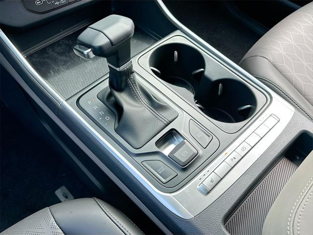 new 2025 Kia Carnival car, priced at $39,004