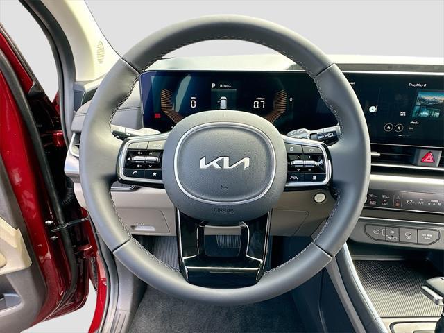 new 2025 Kia Carnival car, priced at $39,004