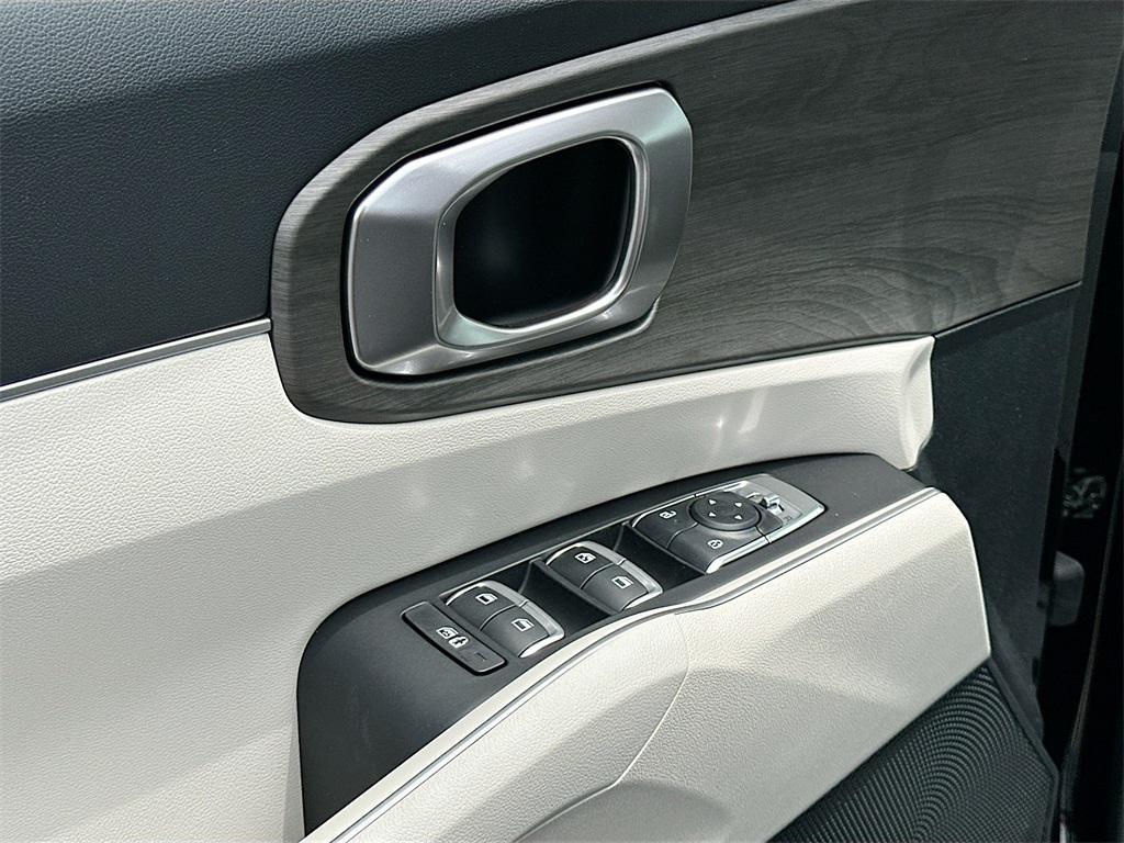 new 2025 Kia Sorento car, priced at $36,200