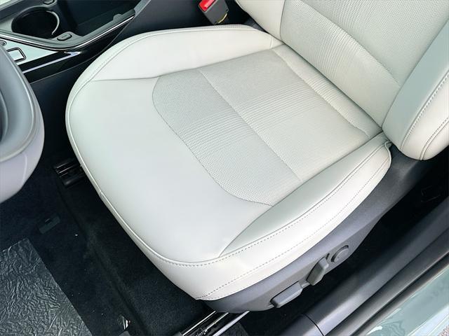 new 2025 Kia Niro car, priced at $29,128