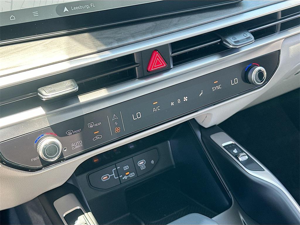 new 2025 Kia Sorento car, priced at $38,434