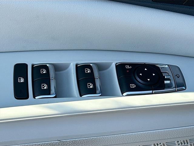 new 2025 Kia Carnival Hybrid car, priced at $43,011