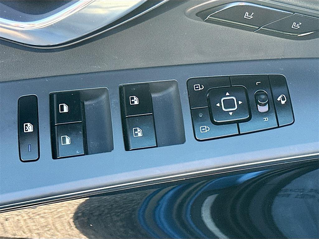 used 2024 Kia Niro car, priced at $26,991