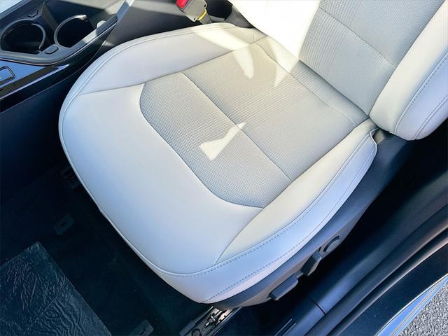 new 2025 Kia Niro car, priced at $30,338