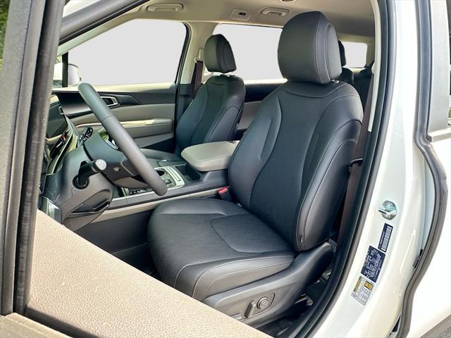 new 2025 Kia Carnival car, priced at $37,411