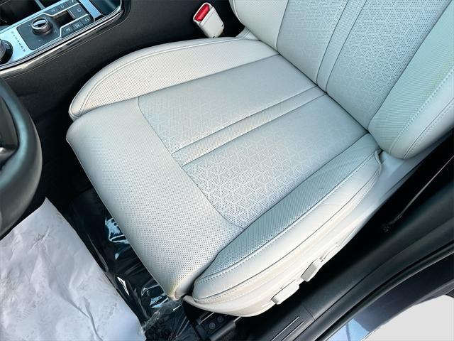 used 2022 Kia Sorento Plug-In Hybrid car, priced at $27,551