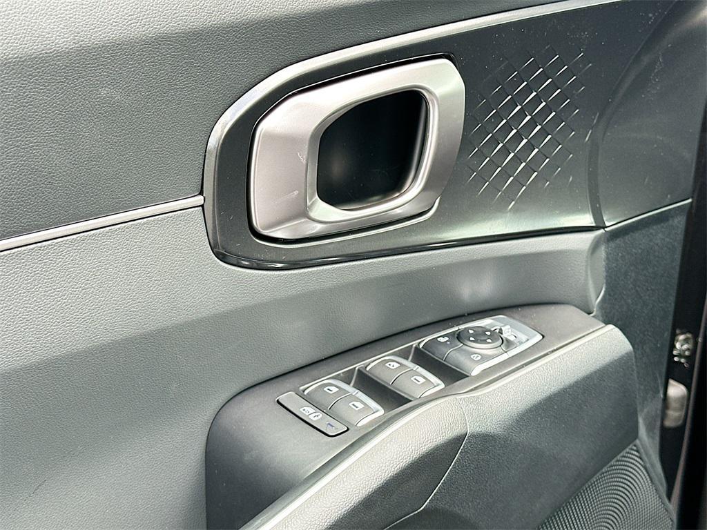 new 2026 Kia Sorento car, priced at $37,275