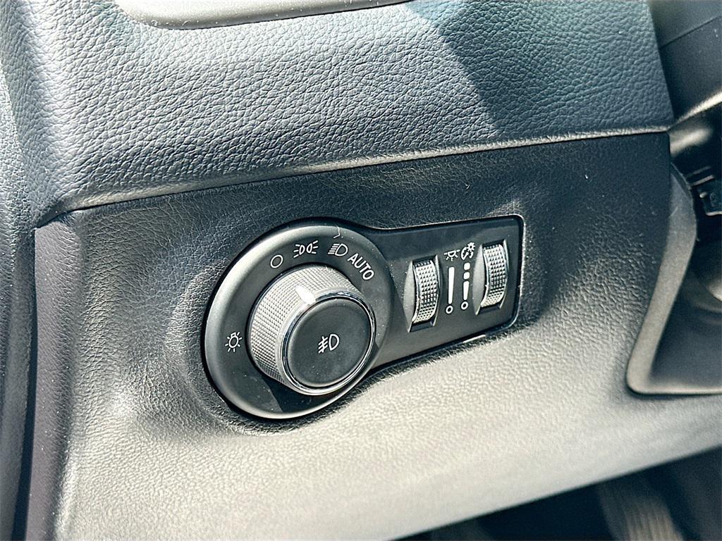 used 2018 Jeep Compass car, priced at $13,221