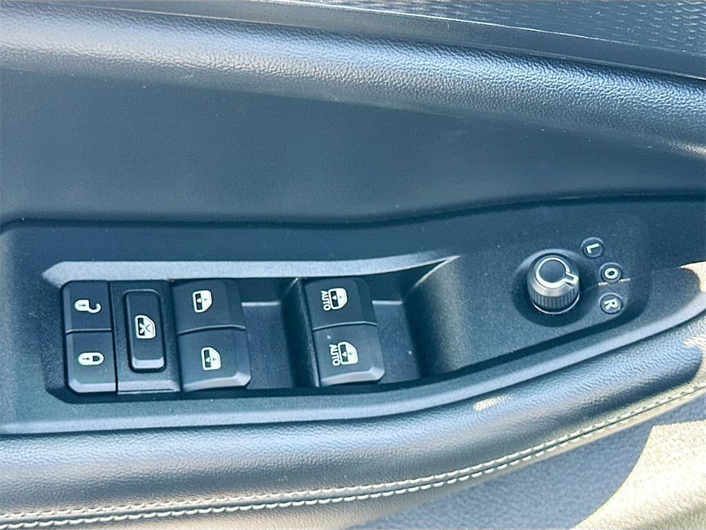 used 2024 Jeep Grand Cherokee car, priced at $33,991