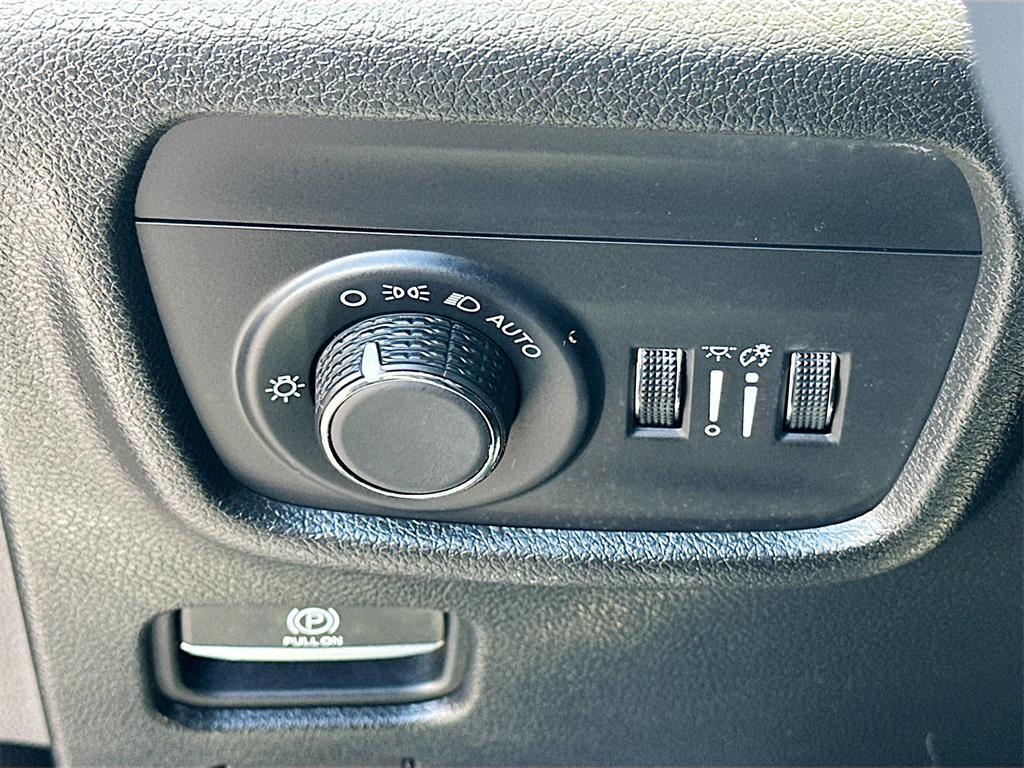 used 2024 Jeep Grand Cherokee car, priced at $33,991