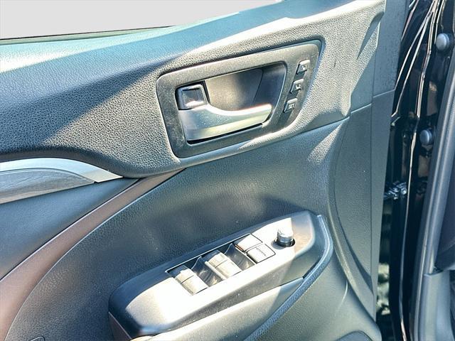 used 2019 Toyota Highlander car, priced at $32,991