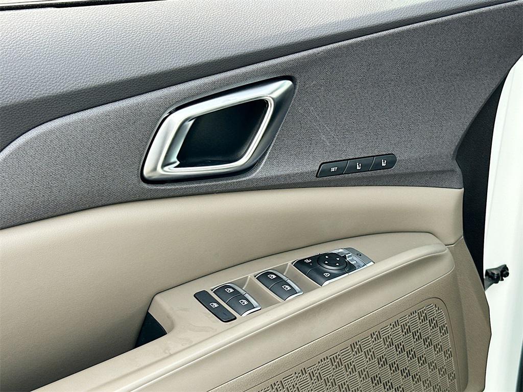 new 2026 Kia Carnival car, priced at $44,568