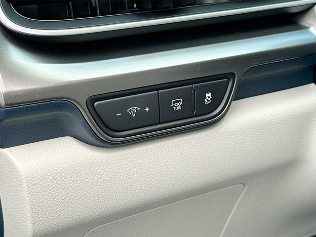 new 2025 Kia Carnival Hybrid car, priced at $48,416