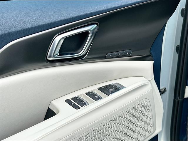 new 2025 Kia Carnival Hybrid car, priced at $48,416
