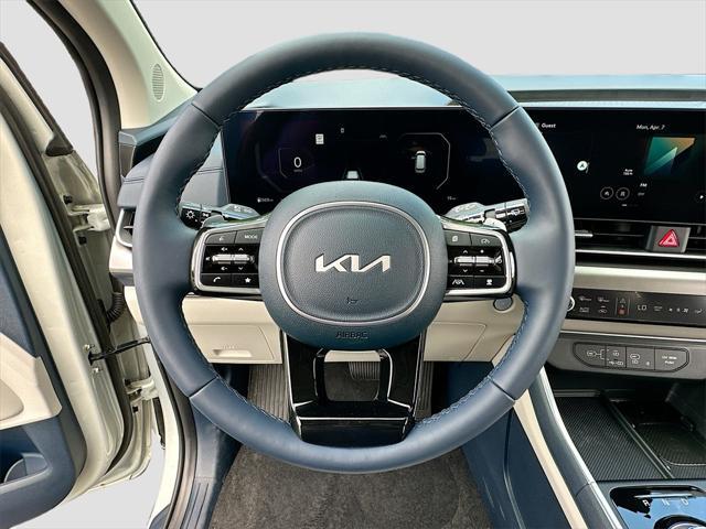 new 2025 Kia Carnival Hybrid car, priced at $48,416