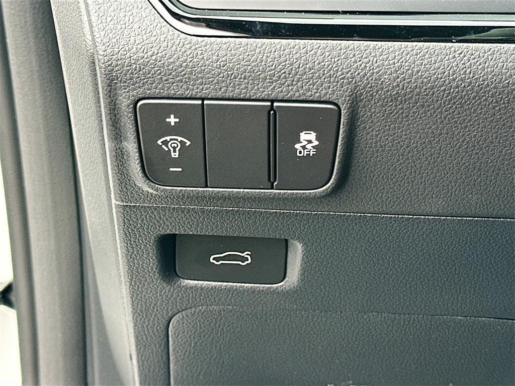 new 2026 Kia K5 car, priced at $30,279