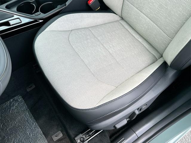 new 2025 Kia Niro car, priced at $34,202