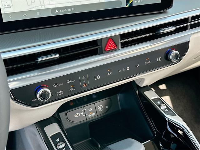 new 2025 Kia Sorento car, priced at $39,217