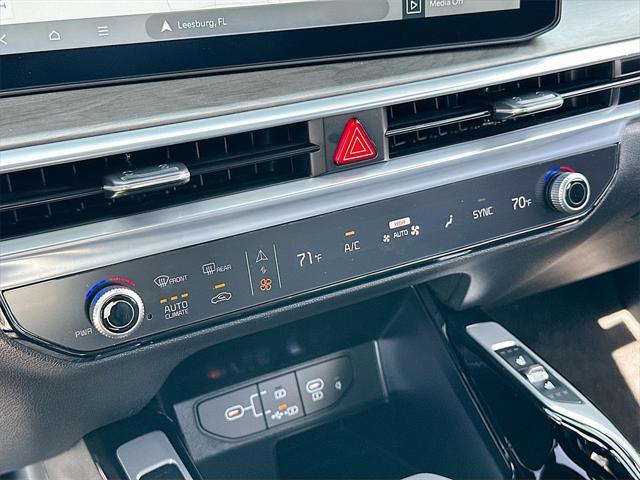 new 2025 Kia Sorento car, priced at $44,012